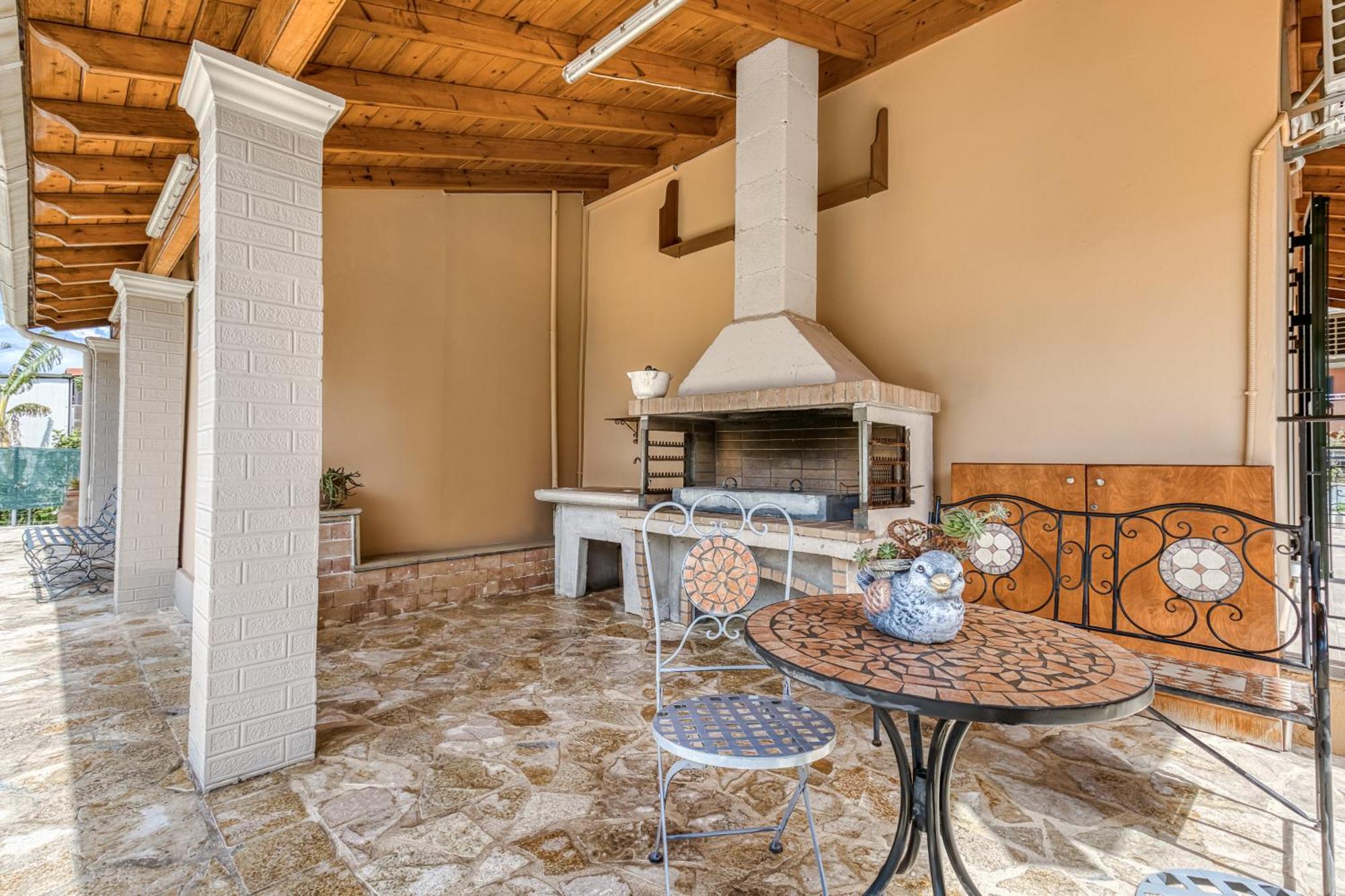Villa La casa di Eleni Acharavi  Esterno foto